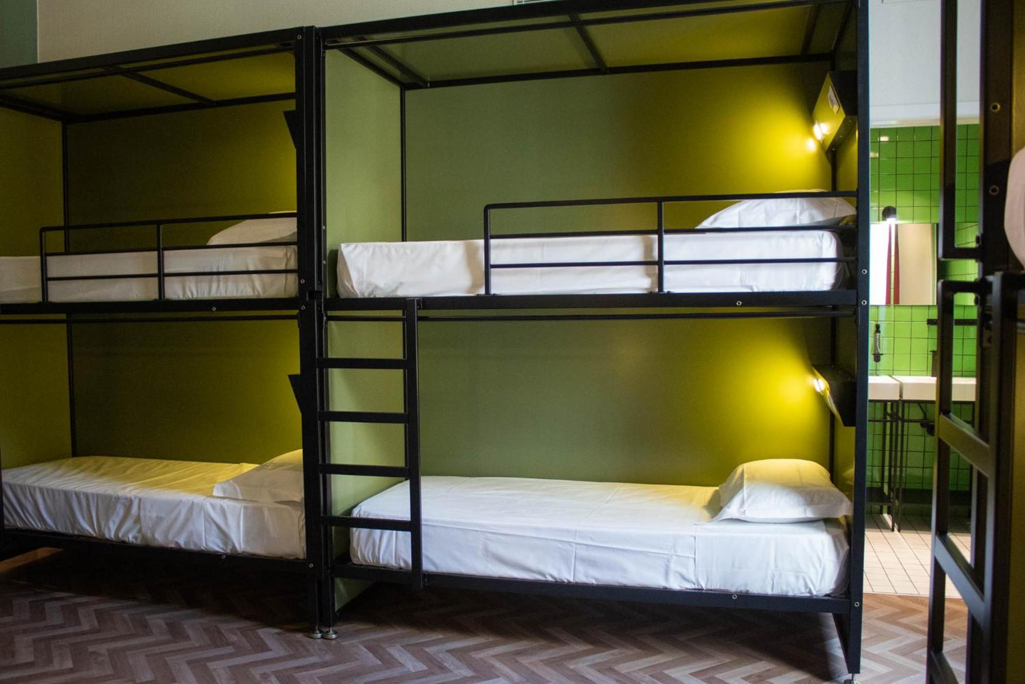 Hostal Yellowsquare *