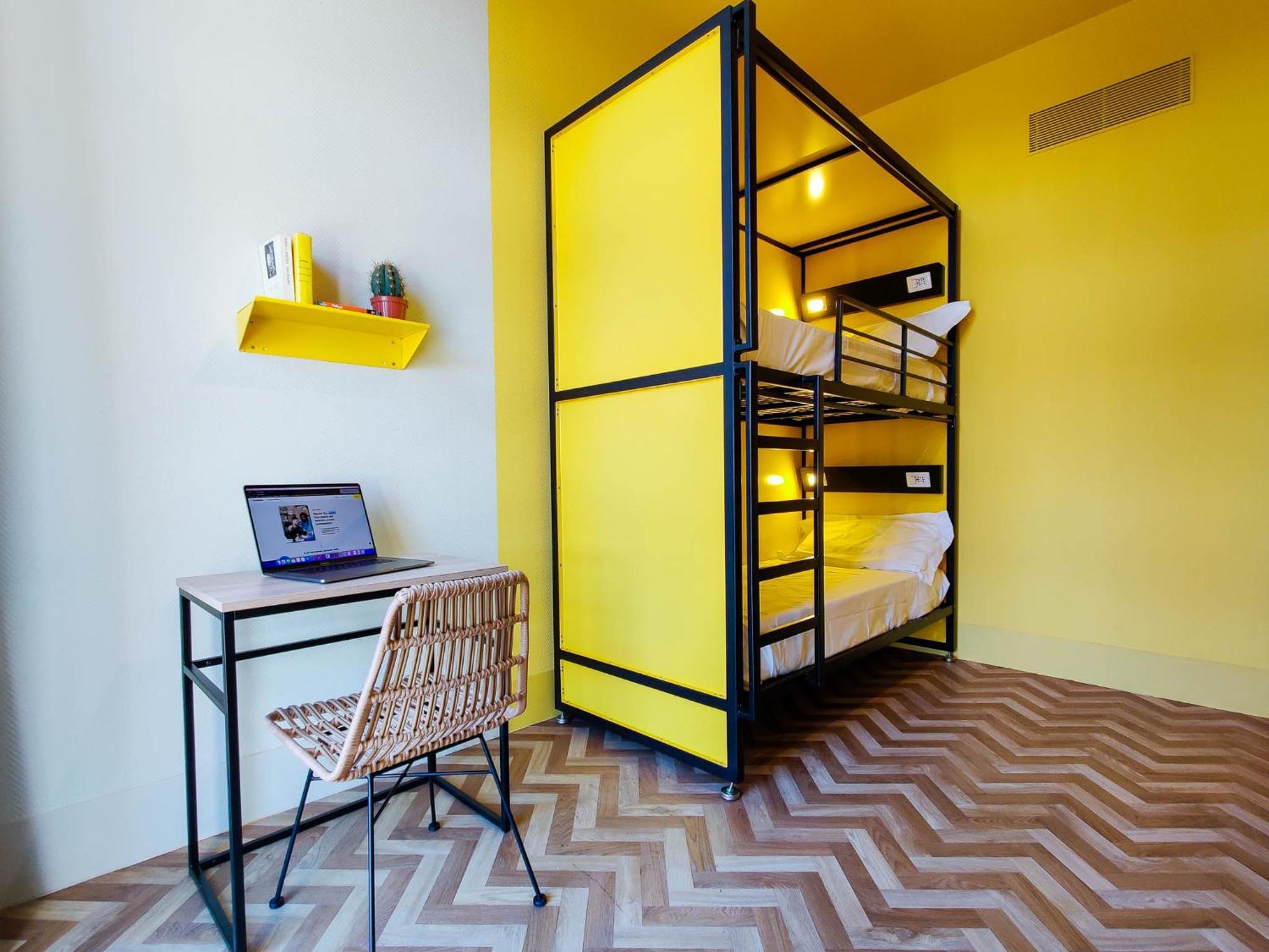 Yellowsquare Hostel