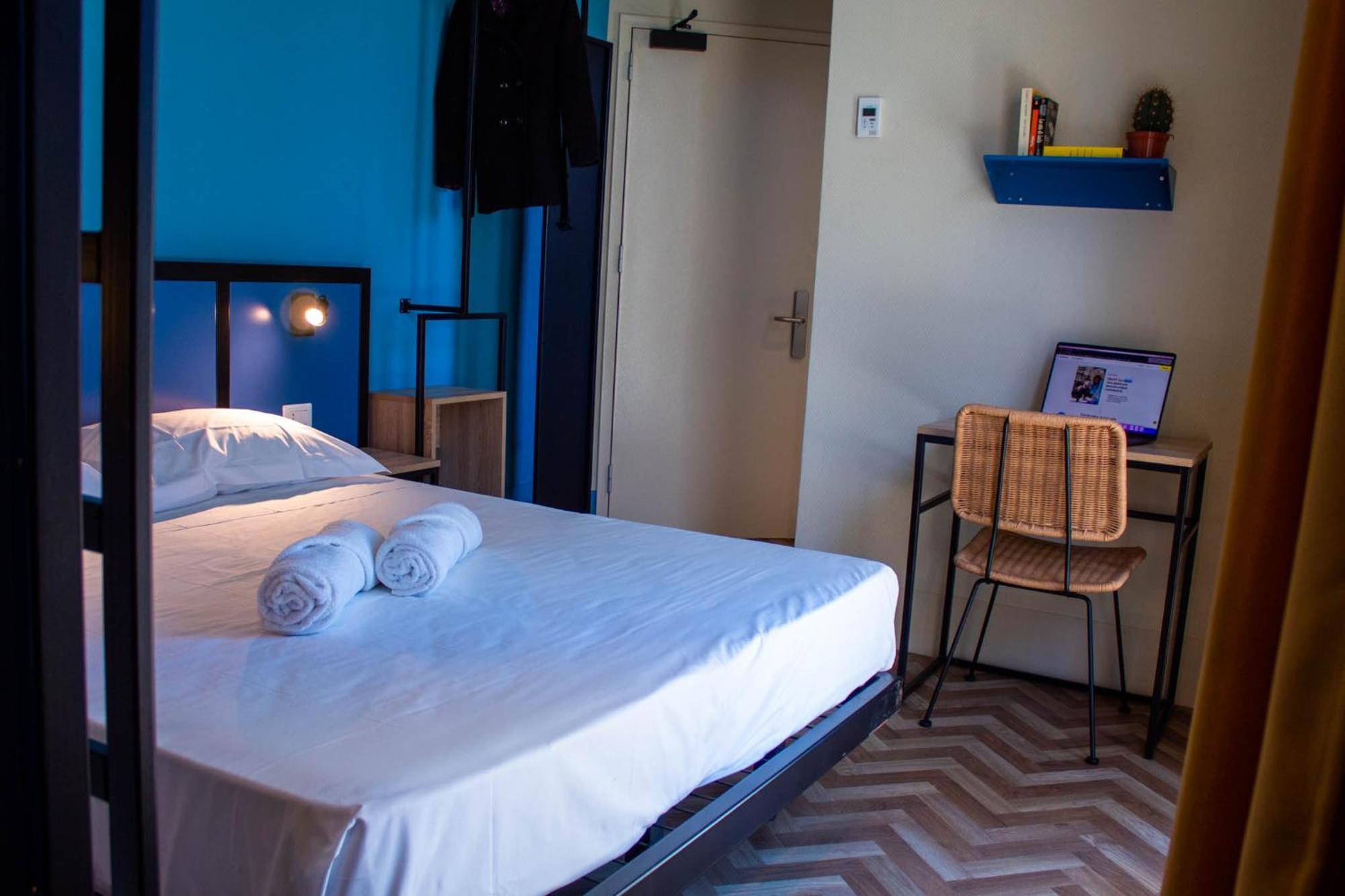 Hostel Yellowsquare *